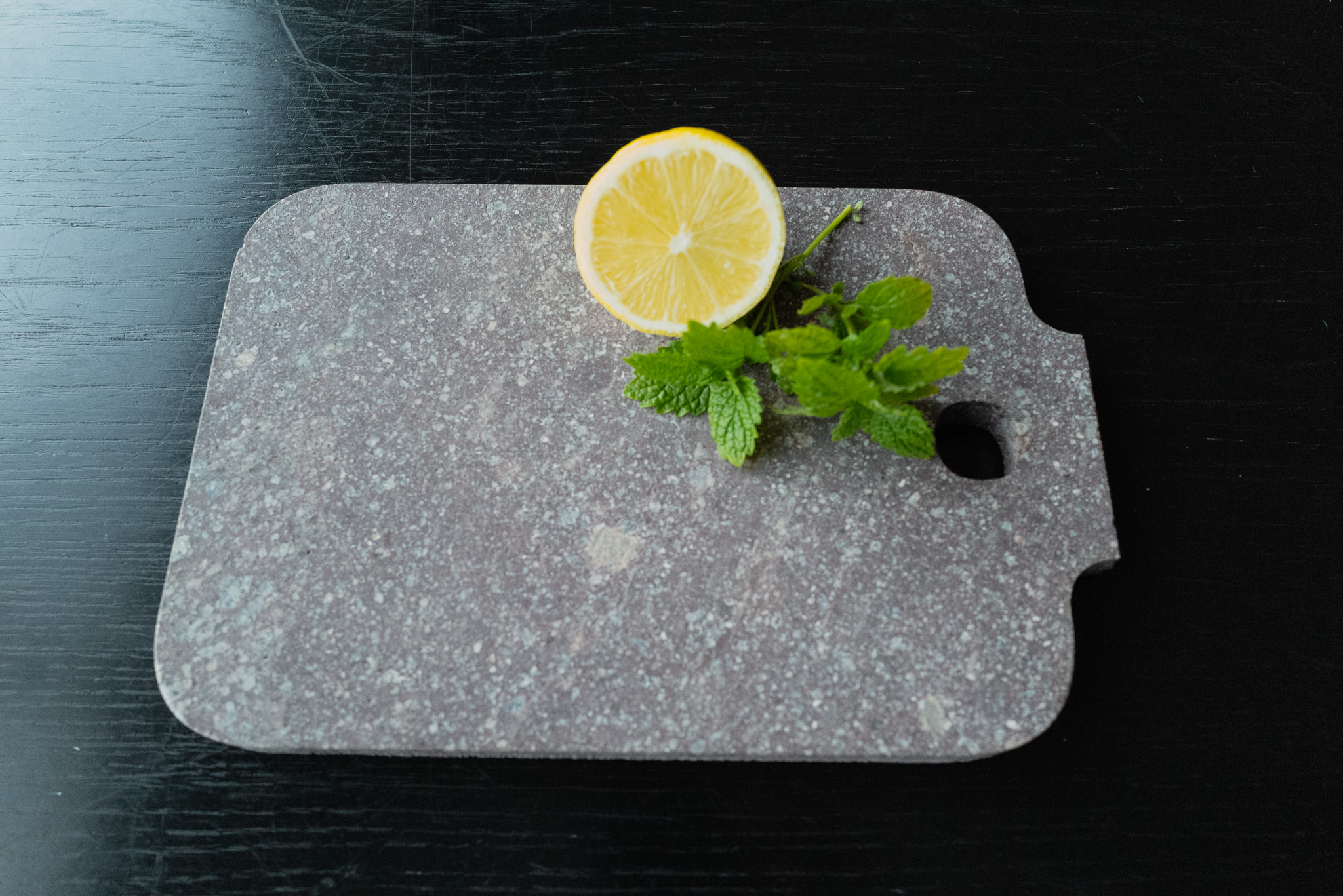 "10 years MM" Porphyry cutting board